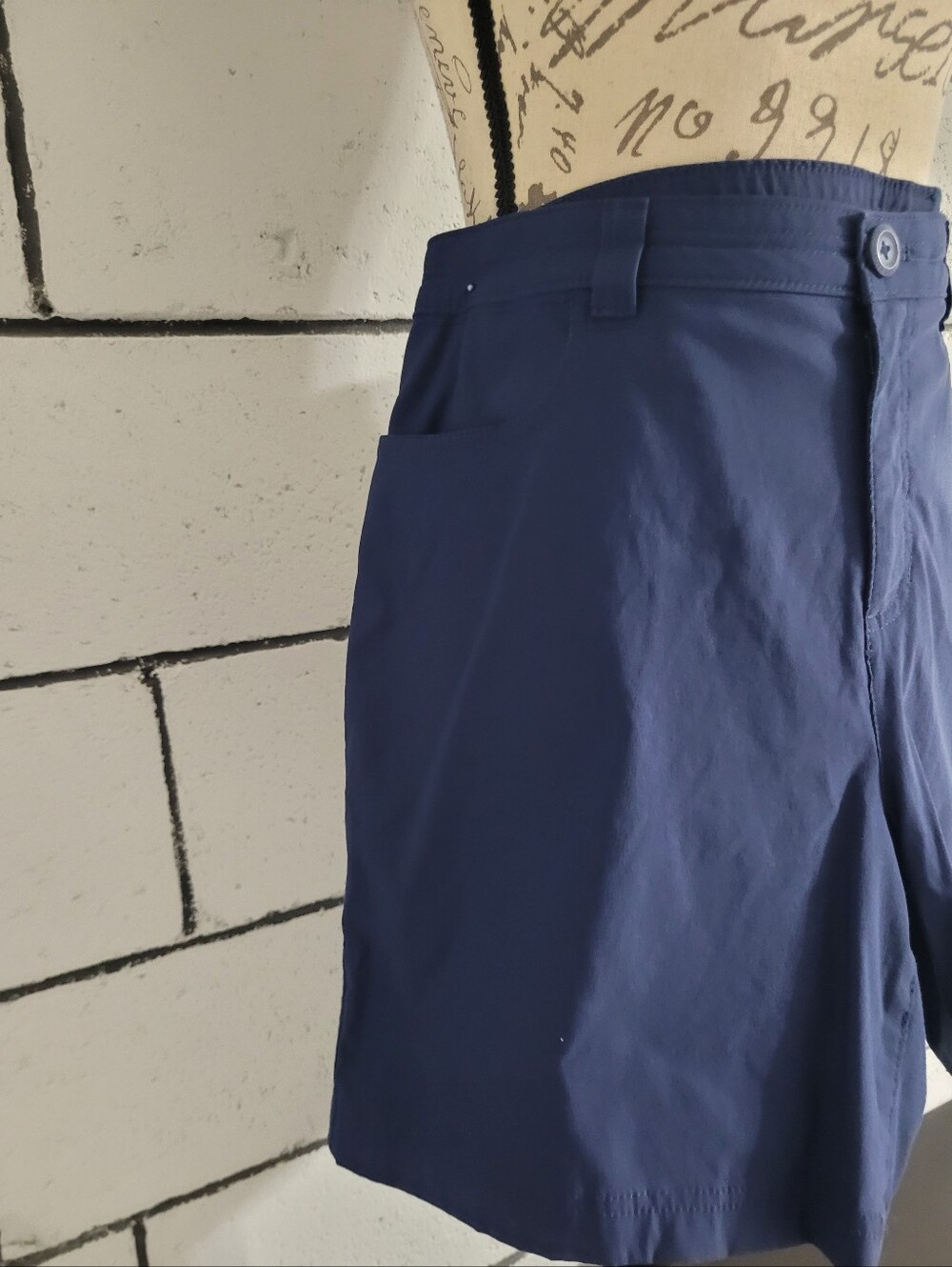 Eddie Bauer Navy Shorts Sz 16 - Picture 3 of 7